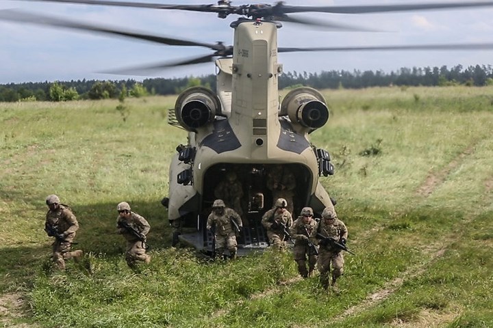 Loạt ảnh nét căng và ấn tượng về lục quân hùng hậu của Mỹ